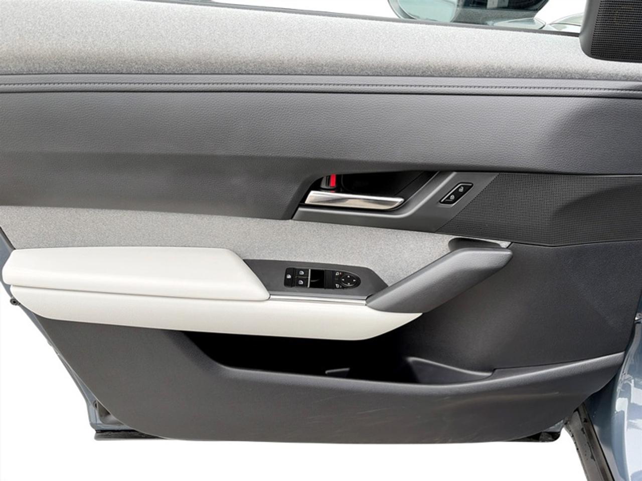 2022 Mazda MX-3 0 EV GS Photo