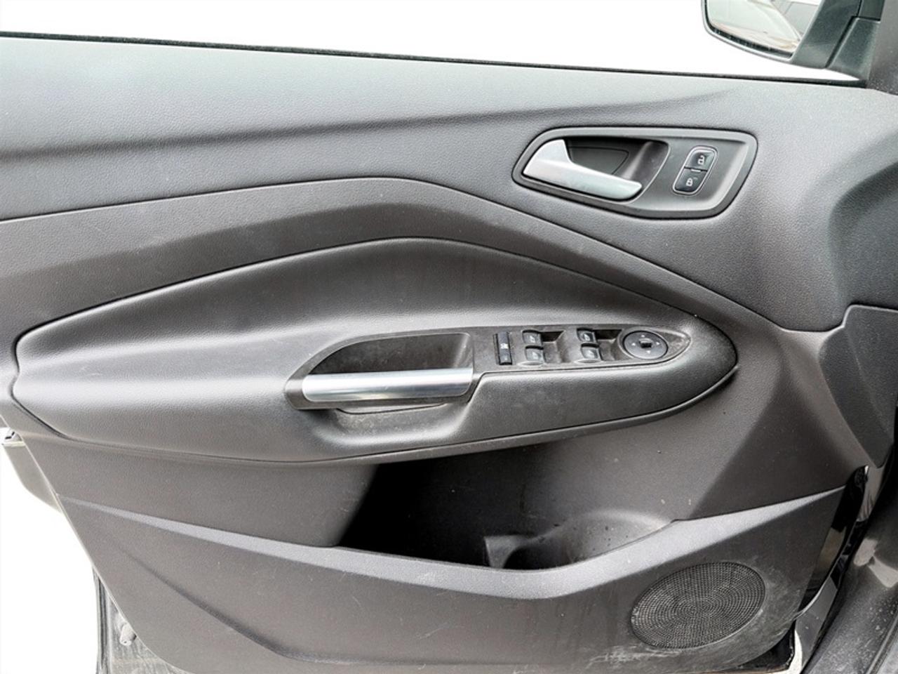2017 Ford Escape SE  **CLEAN CARFAX** Photo