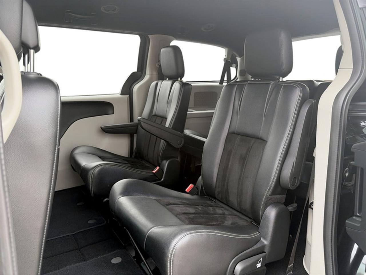 2017 Dodge Grand Caravan Premium Plus  *GREAT MILEAGE* Photo