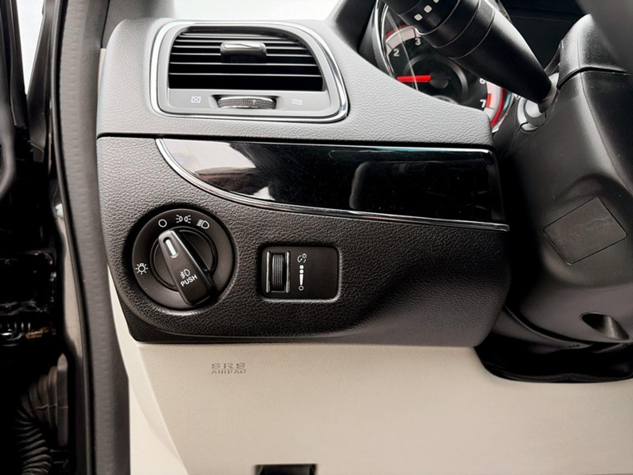2017 Dodge Grand Caravan Premium Plus  *GREAT MILEAGE* Photo