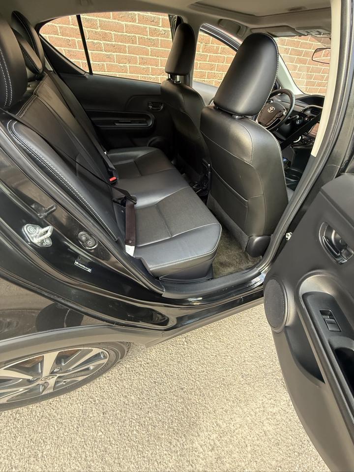 2018 Toyota Prius c Technology Photo