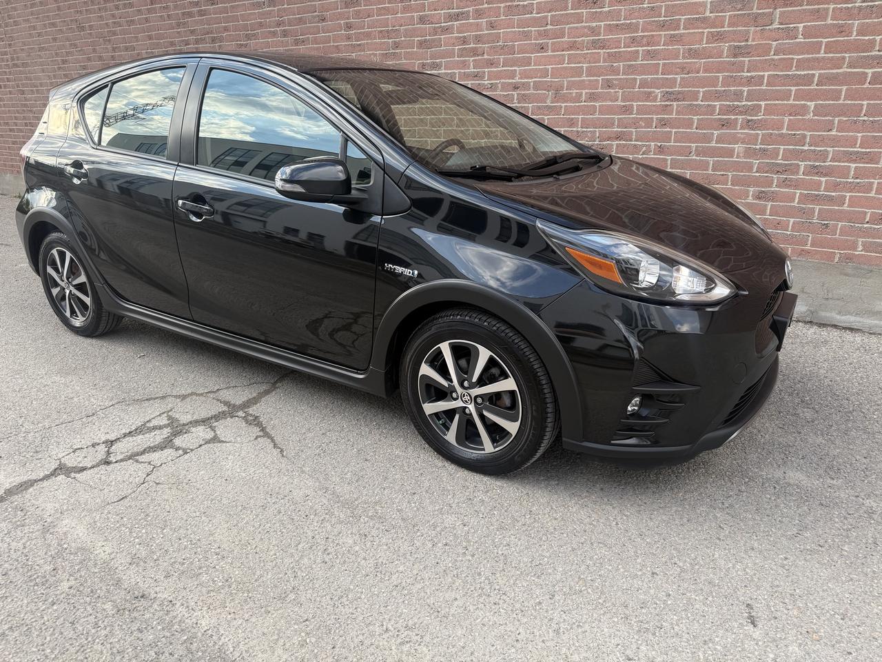 2018 Toyota Prius c Technology Photo