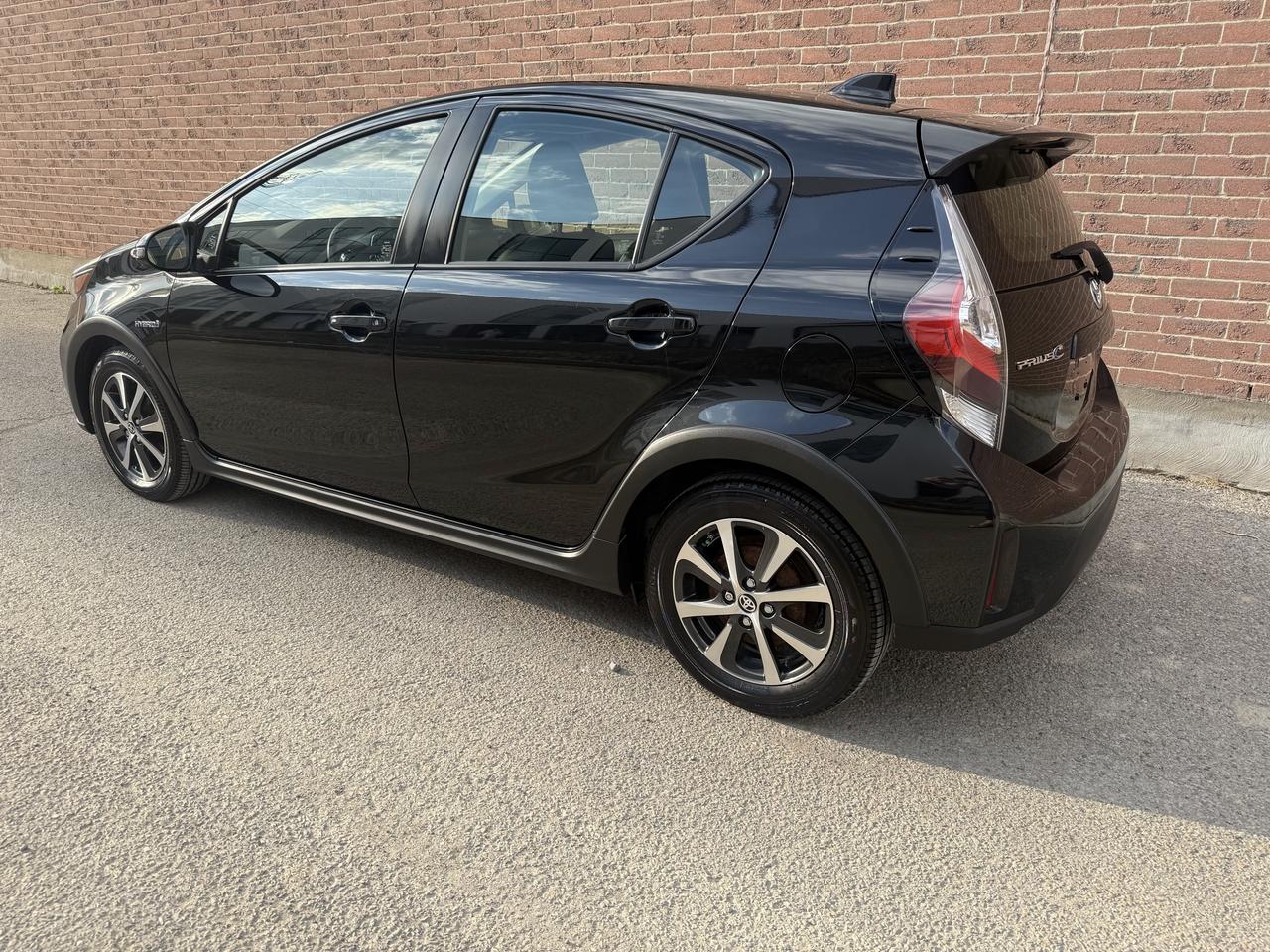 2018 Toyota Prius c Technology Photo