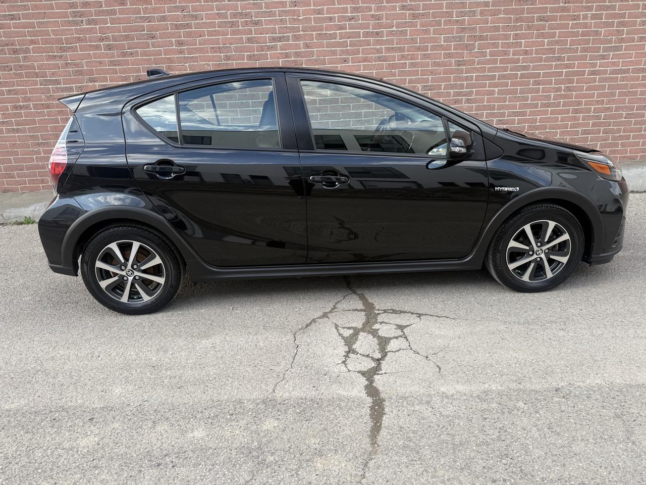 2018 Toyota Prius c Technology Photo