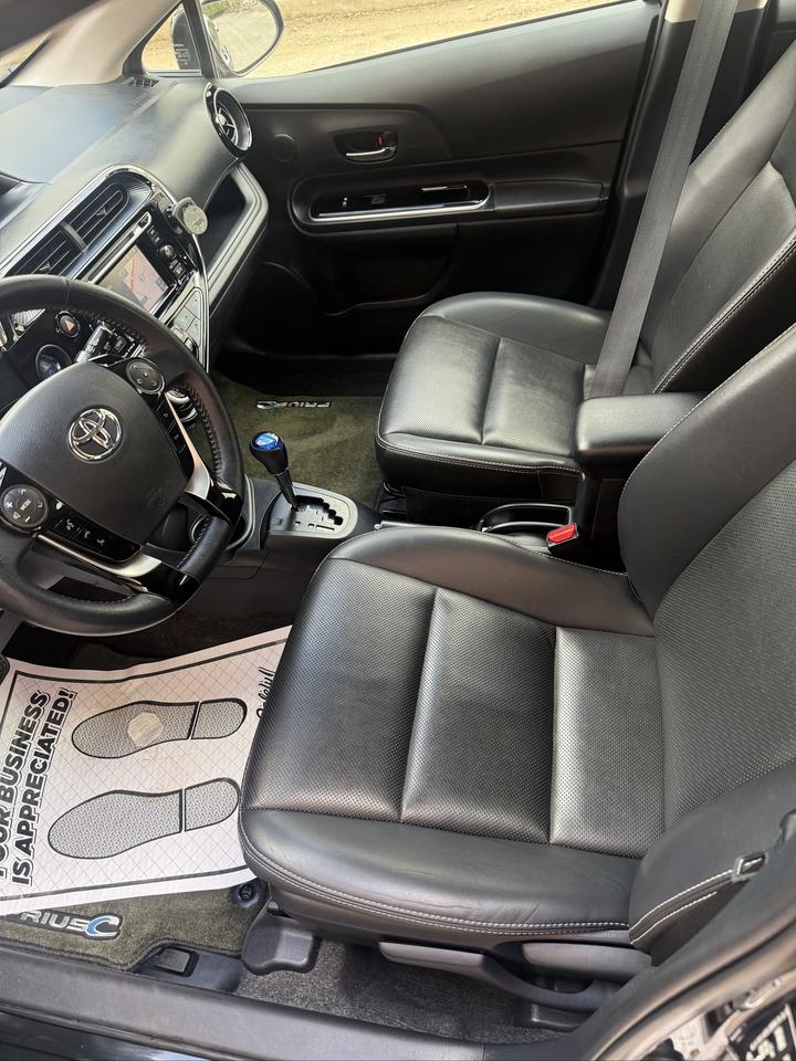 2018 Toyota Prius c Technology Photo