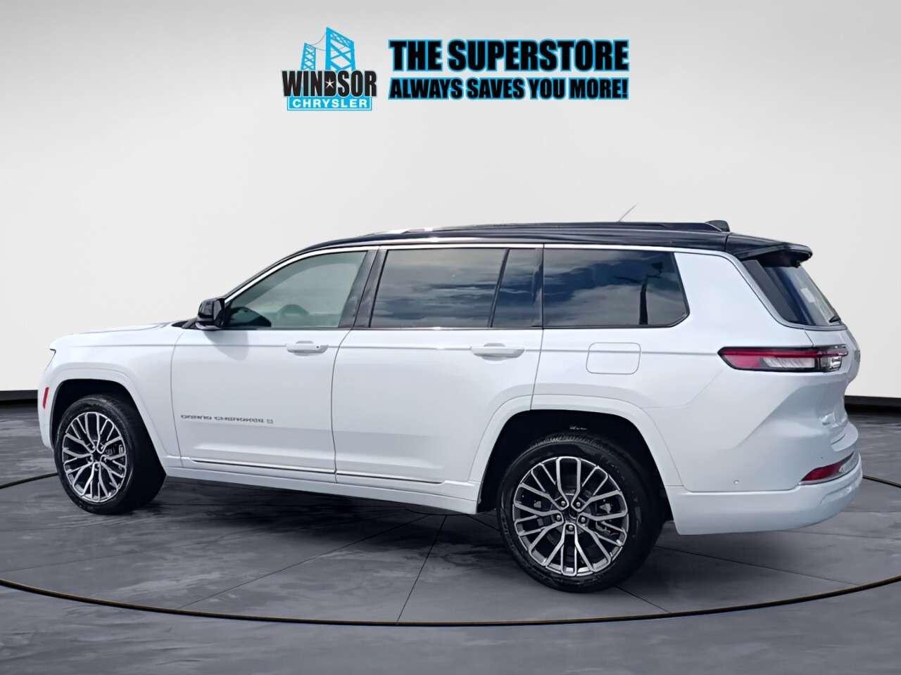 2026 Jeep Grand Cherokee Summit 4x4 Photo