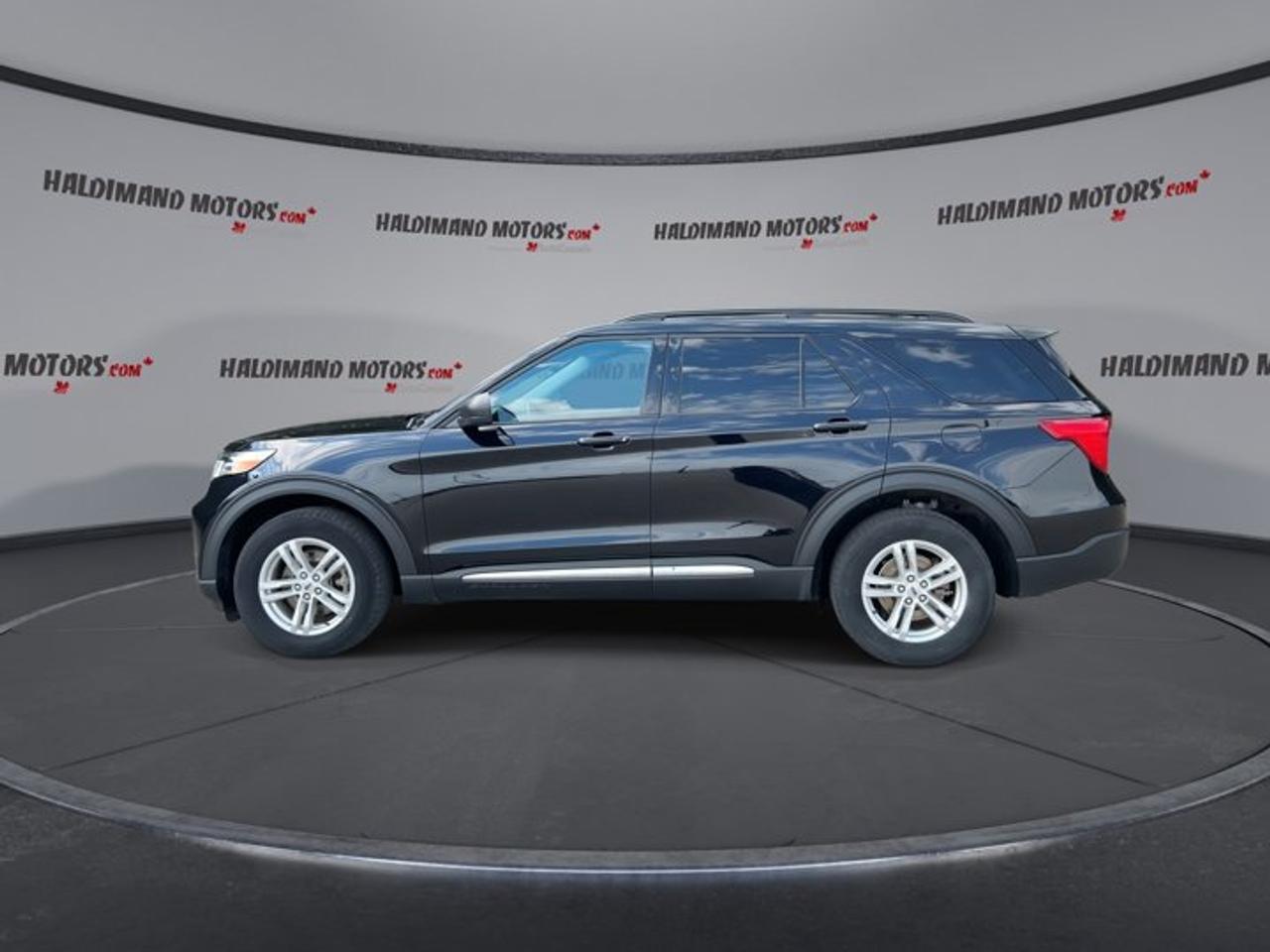 2024 Ford Explorer XLT 4WD | No Accidents | Leather Seats | Heated Steering Wheel Photo