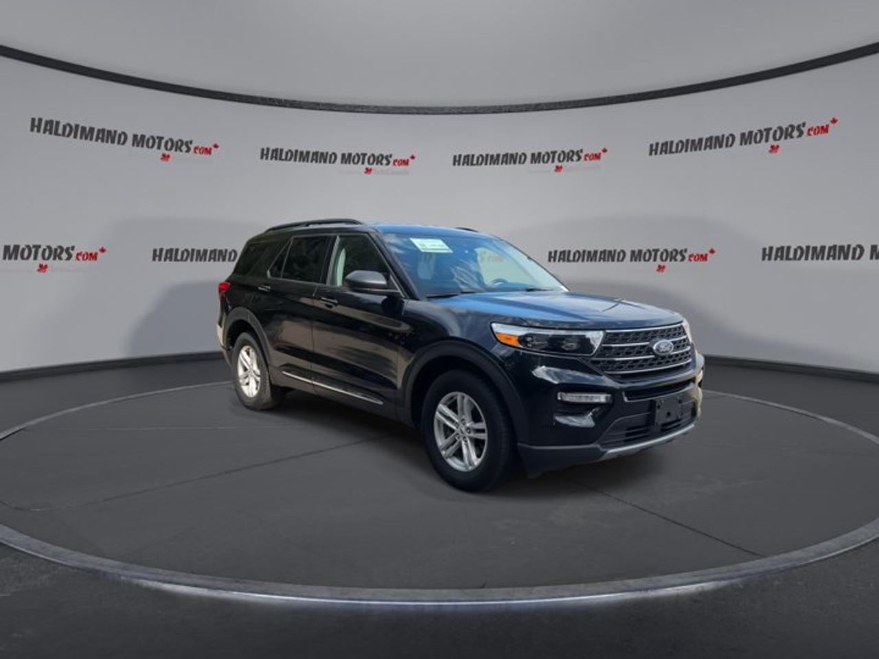 2024 Ford Explorer XLT 4WD | No Accidents | Leather Seats | Heated Steering Wheel Photo5