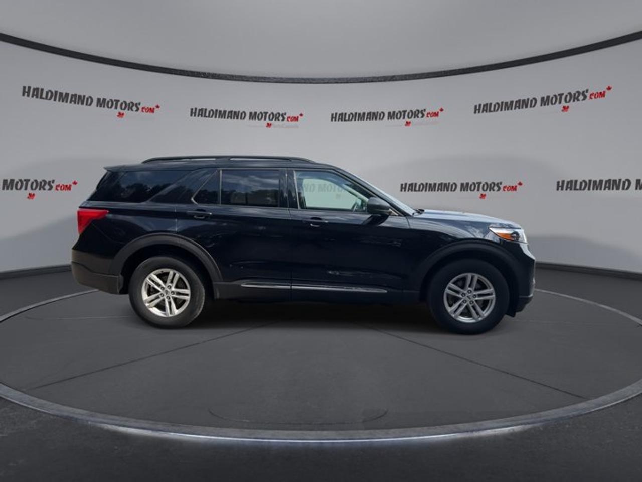 2024 Ford Explorer XLT 4WD | No Accidents | Leather Seats | Heated Steering Wheel Photo