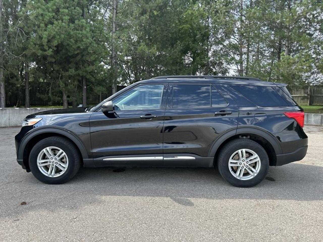 2024 Ford Explorer XLT 4WD | No Accidents | Leather Seats | Heated Steering Wheel Photo