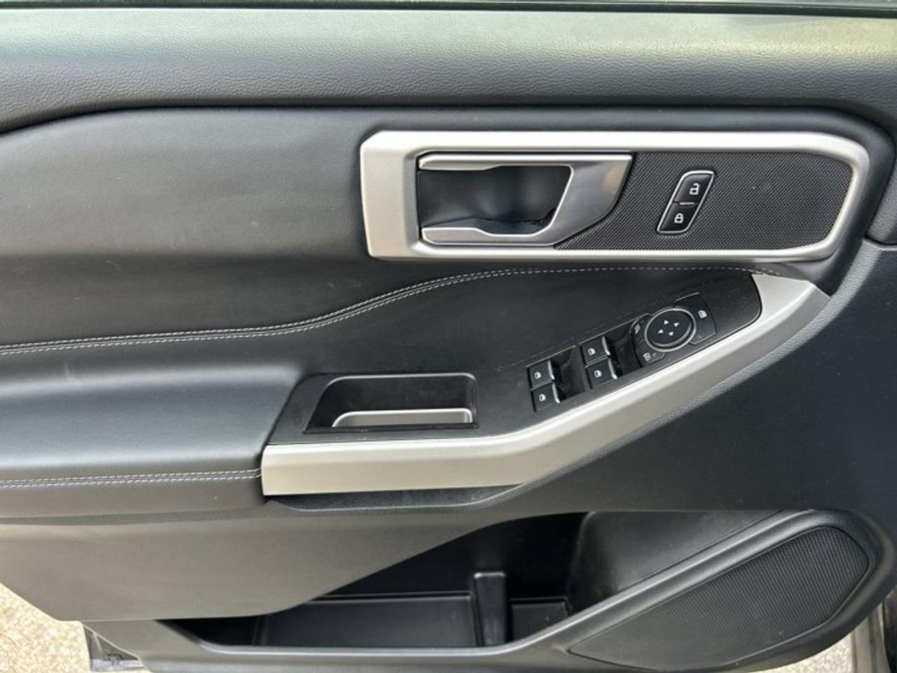 2024 Ford Explorer XLT 4WD | No Accidents | Leather Seats | Heated Steering Wheel Photo