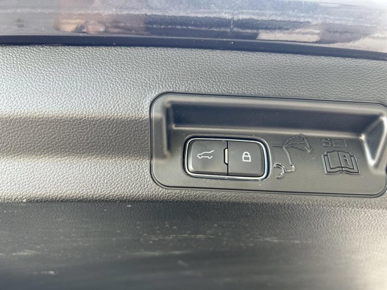 2024 Ford Explorer XLT 4WD | No Accidents | Leather Seats | Heated Steering Wheel Photo