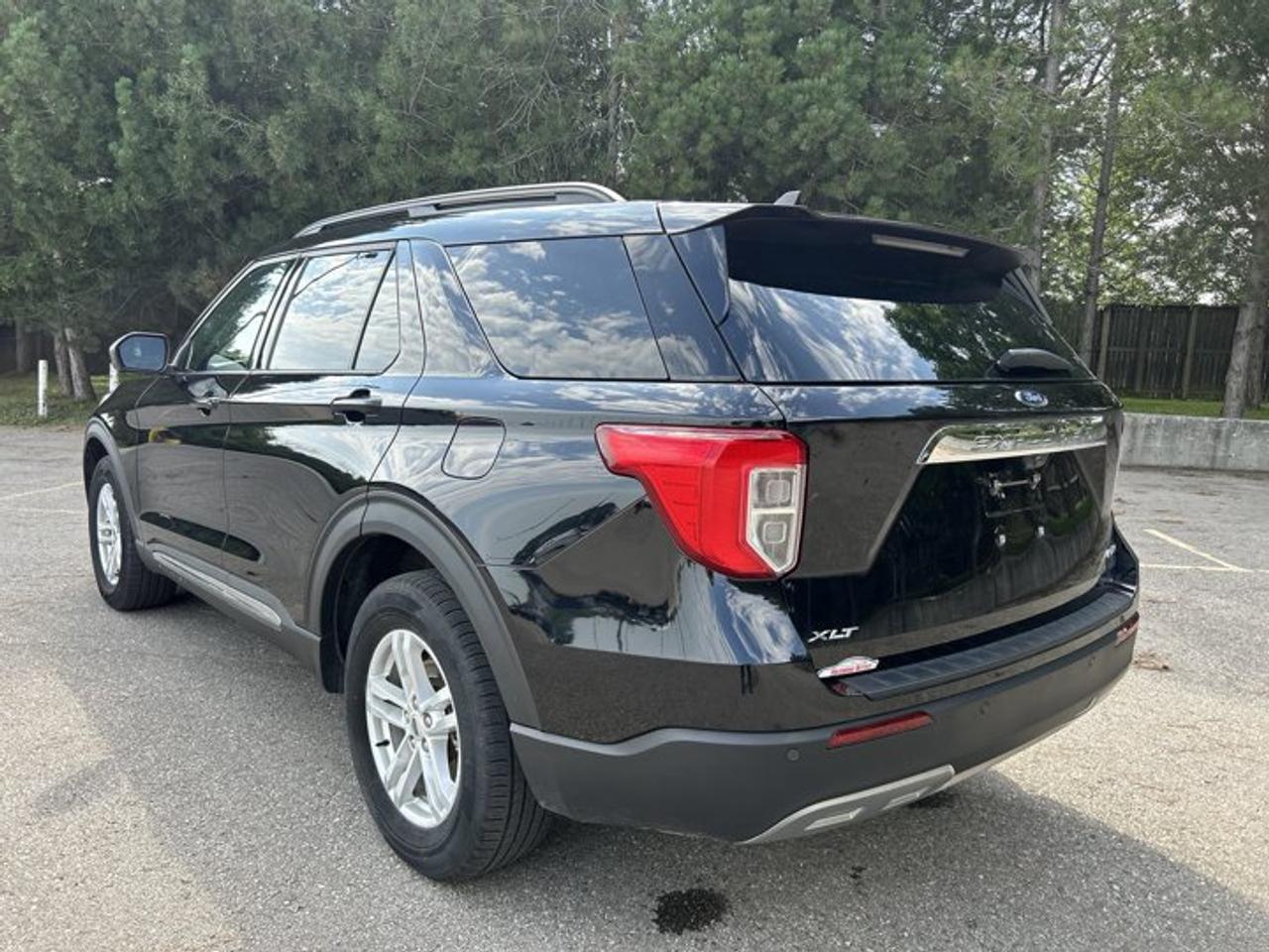 2024 Ford Explorer XLT 4WD | No Accidents | Leather Seats | Heated Steering Wheel Photo