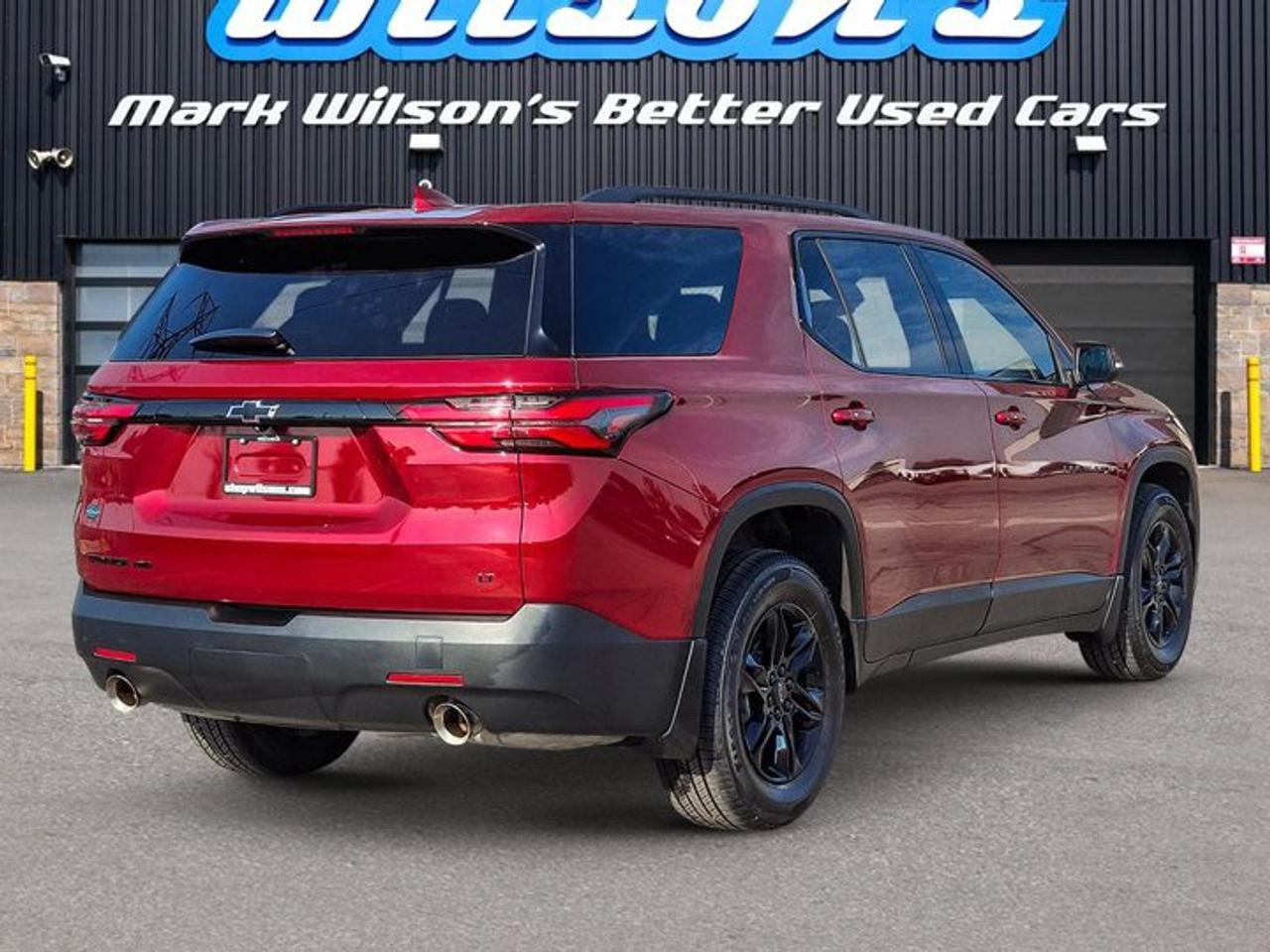 2023 Chevrolet Traverse LT AWD | V6 | Midnight Sport Edition | Heated Seats | Power Seat | Power Liftgate | and More ! Photo