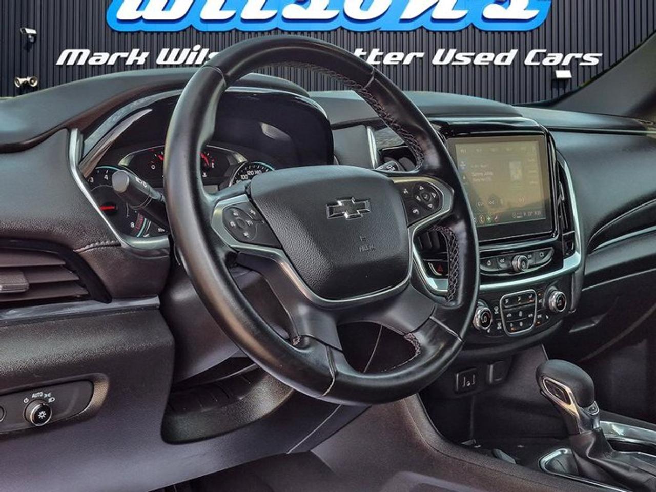 2023 Chevrolet Traverse LT AWD | V6 | Midnight Sport Edition | Heated Seats | Power Seat | Power Liftgate | and More ! Photo