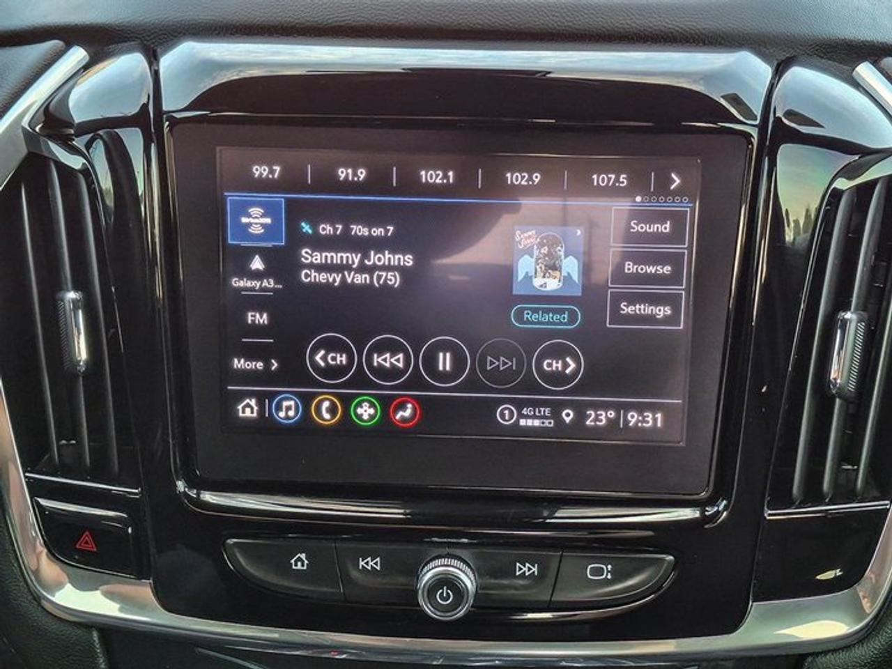 2023 Chevrolet Traverse LT AWD | V6 | Midnight Sport Edition | Heated Seats | Power Seat | Power Liftgate | and More ! Photo