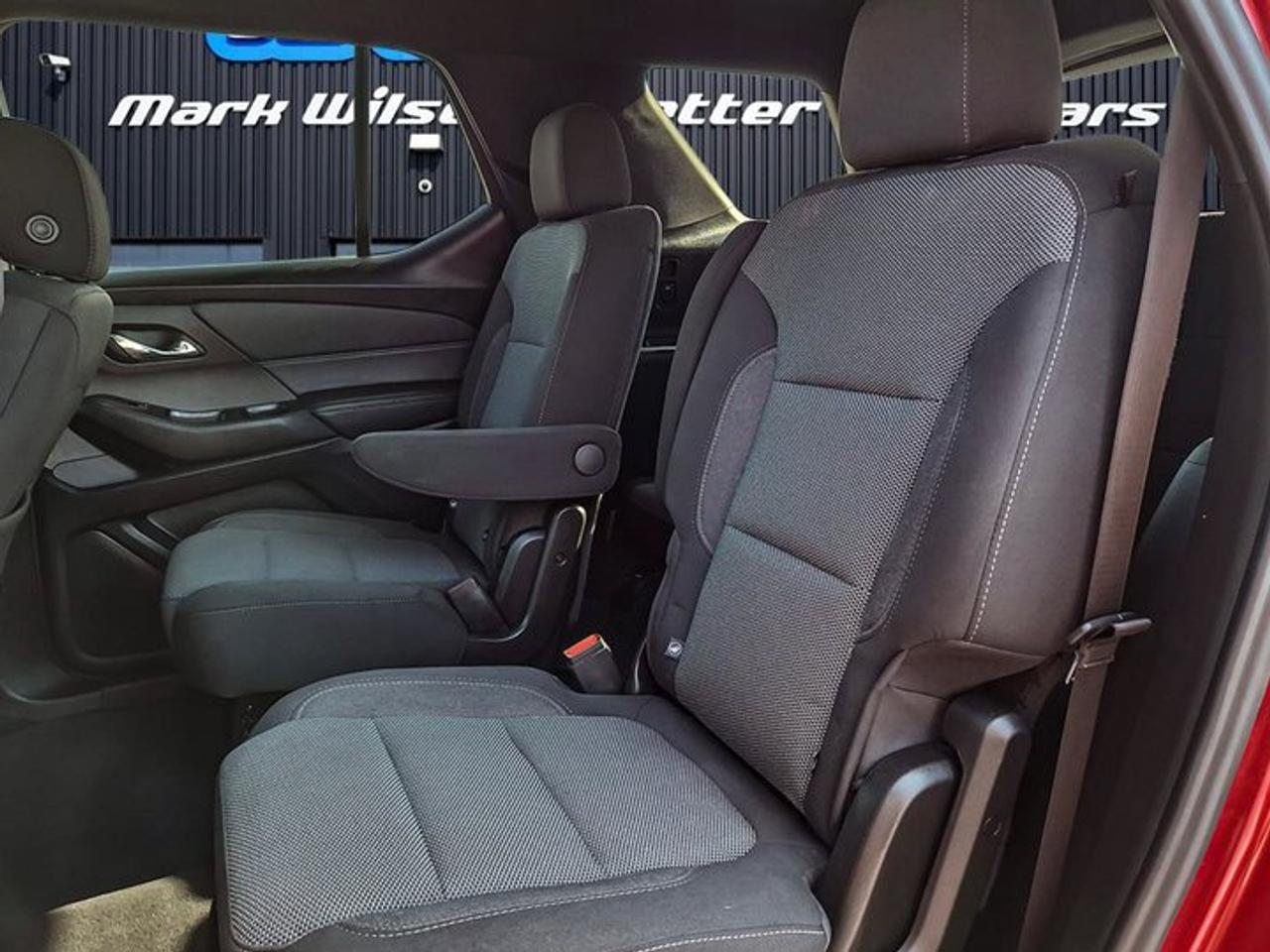 2023 Chevrolet Traverse LT AWD | V6 | Midnight Sport Edition | Heated Seats | Power Seat | Power Liftgate | and More ! Photo