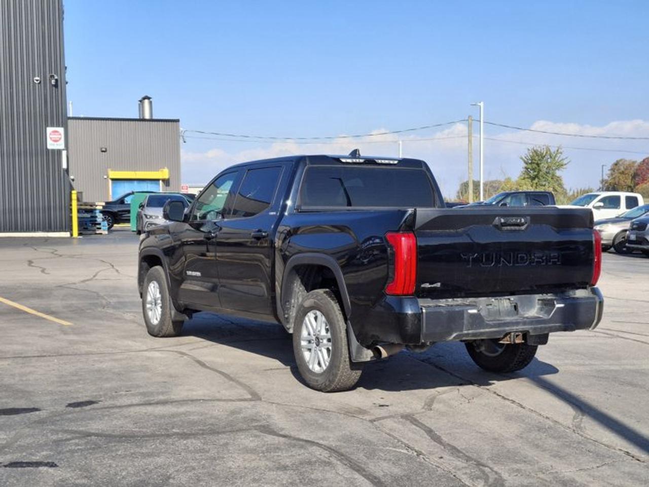 2025 Toyota Tundra SR5 Crew 4X4 | Heated Wheel + Seats | Power Seat | Radar Cruise | CarPlay + Android | and More ! Photo2