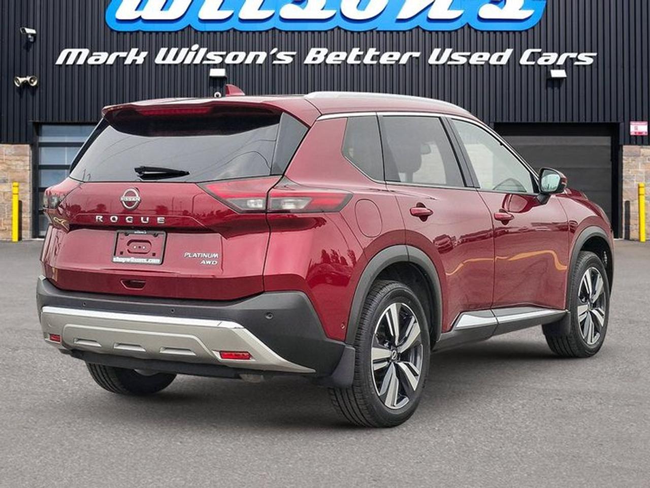 2022 Nissan Rogue Platinum AWD | Leather | Pano Roof | Heated Seats + Steering | Navi | Adaptive Cruise | and More ! Photo4
