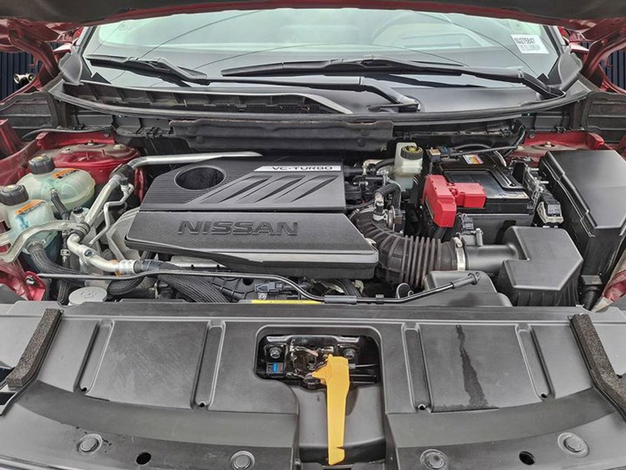 2022 Nissan Rogue Platinum AWD | Leather | Pano Roof | Heated Seats + Steering | Navi | Adaptive Cruise | and More ! Photo