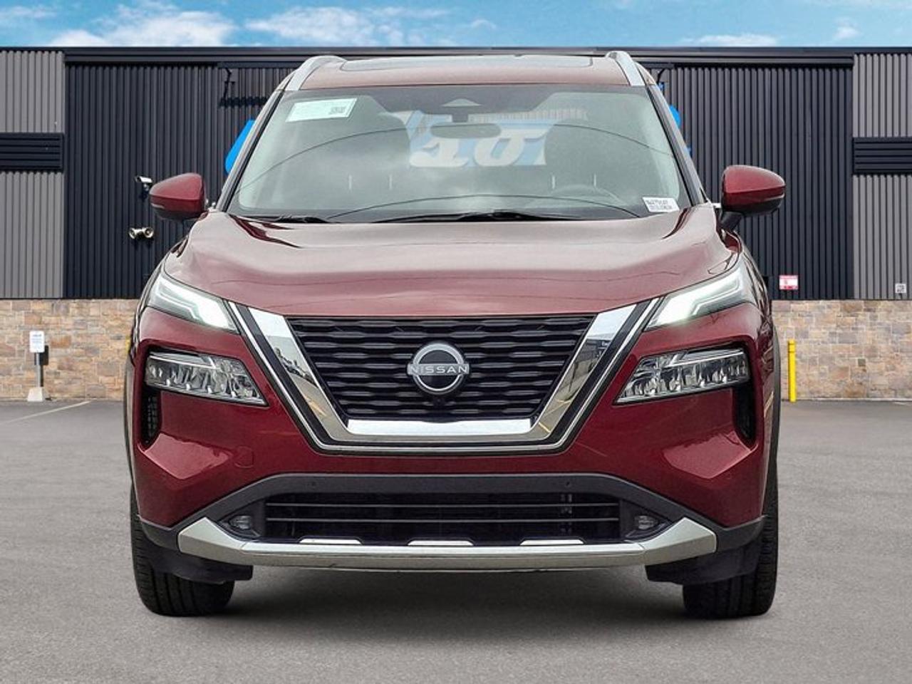 2022 Nissan Rogue Platinum AWD | Leather | Pano Roof | Heated Seats + Steering | Navi | Adaptive Cruise | and More ! Photo