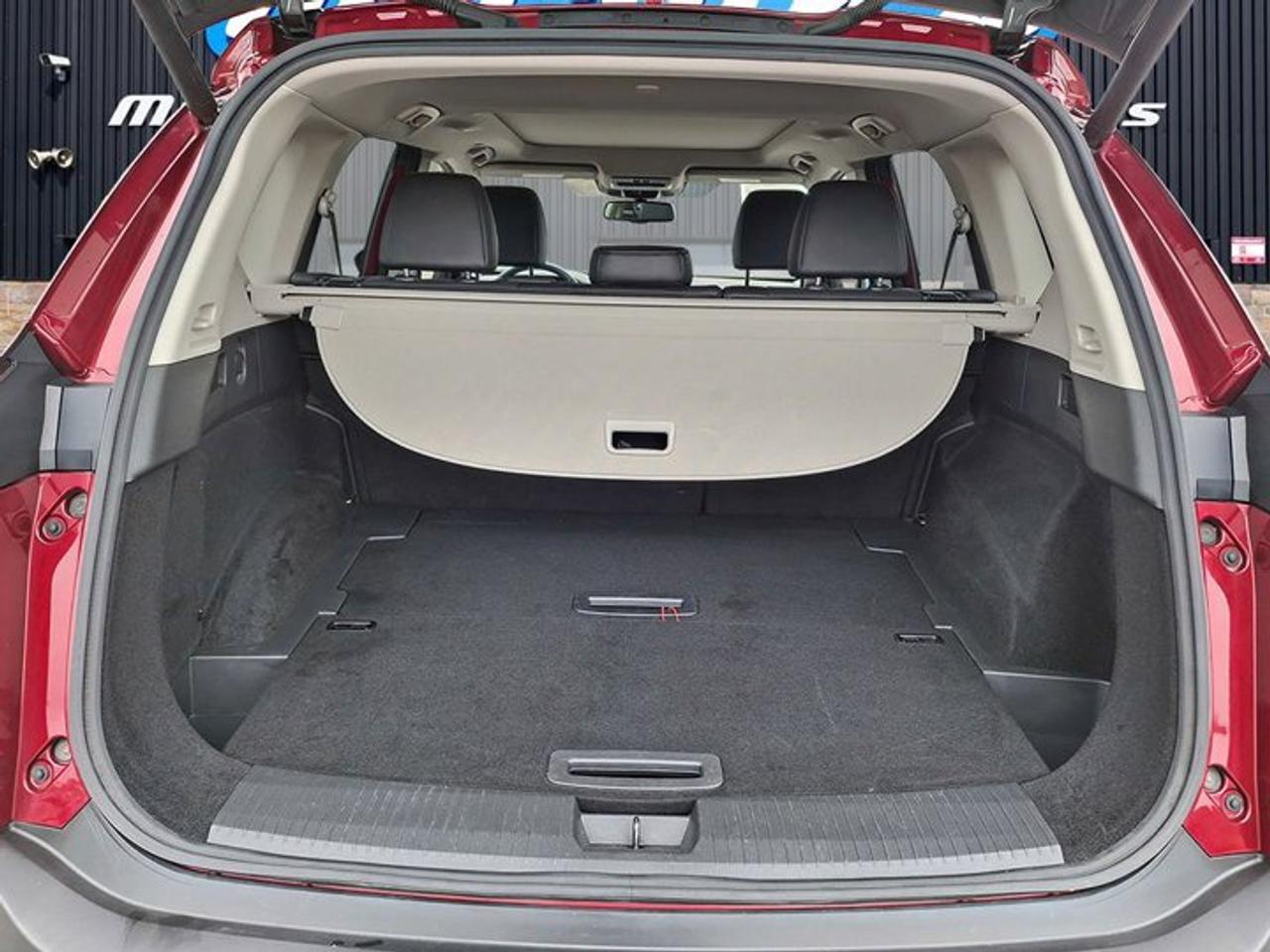 2022 Nissan Rogue Platinum AWD | Leather | Pano Roof | Heated Seats + Steering | Navi | Adaptive Cruise | and More ! Photo