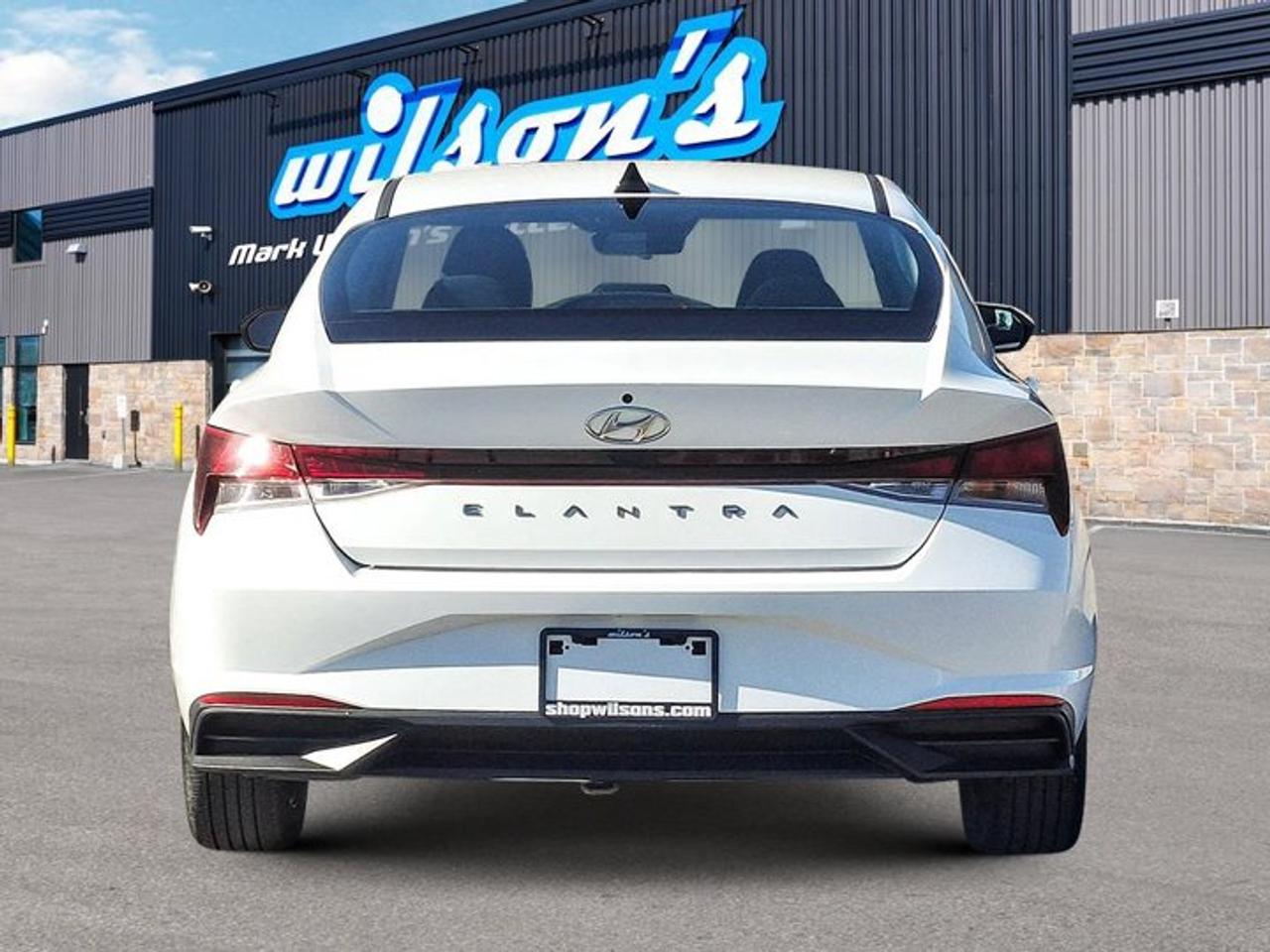 2021 Hyundai Elantra Preferred | Heated Wheel + Seats | CarPlay + Android | Rear Camera | and More ! Photo