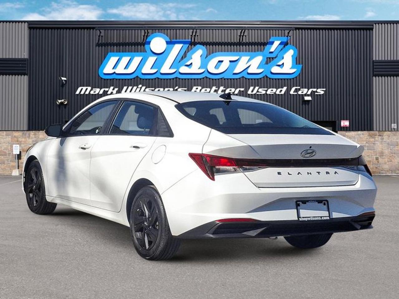 2021 Hyundai Elantra Preferred | Heated Wheel + Seats | CarPlay + Android | Rear Camera | and More ! Photo