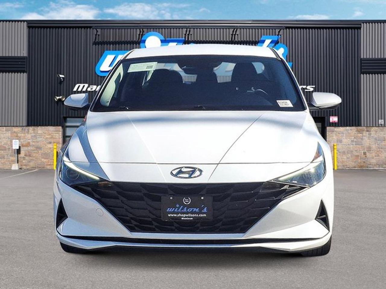 2021 Hyundai Elantra Preferred | Heated Wheel + Seats | CarPlay + Android | Rear Camera | and More ! Photo