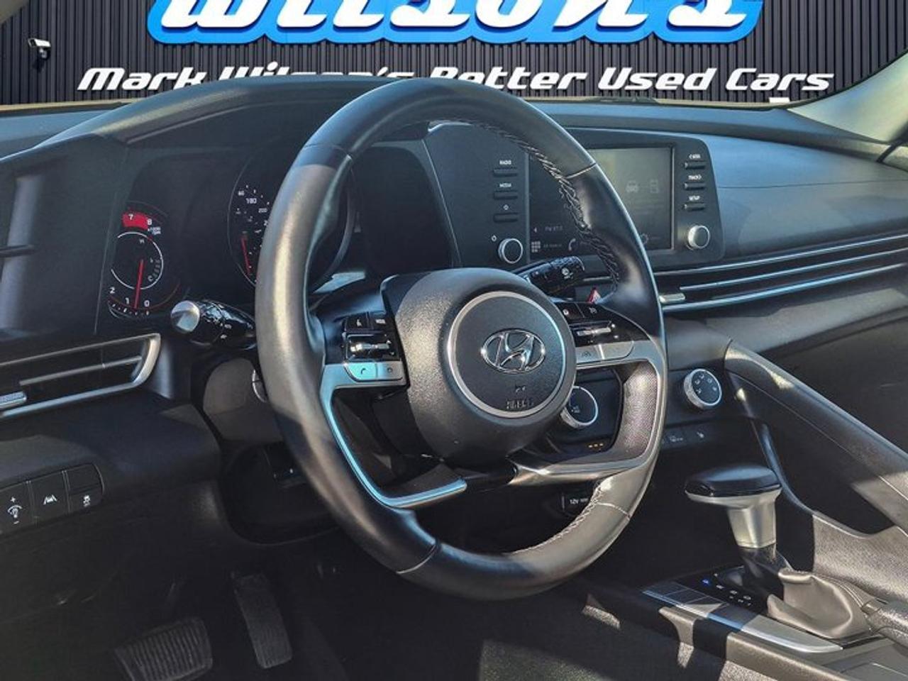 2021 Hyundai Elantra Preferred | Heated Wheel + Seats | CarPlay + Android | Rear Camera | and More ! Photo