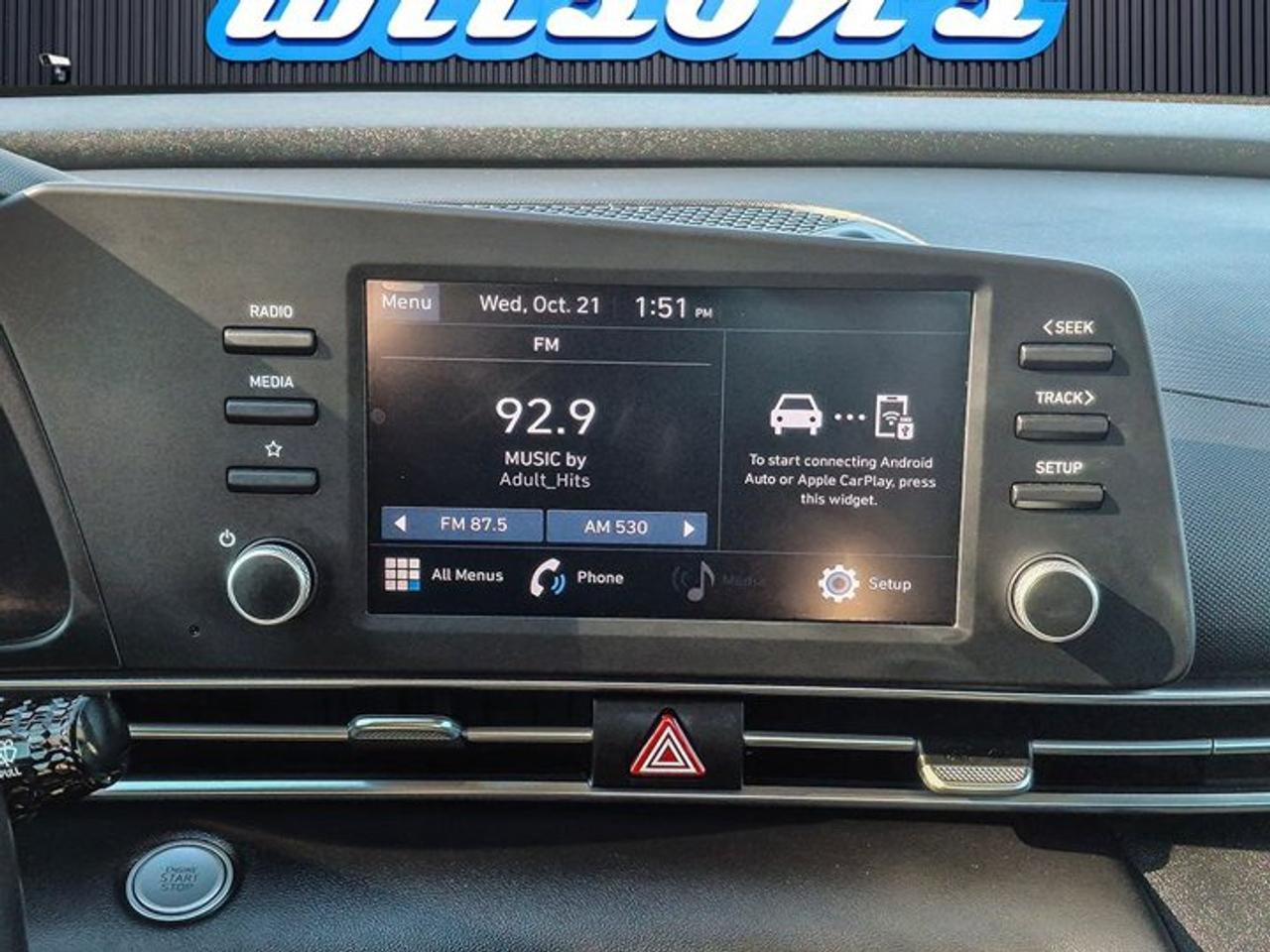 2021 Hyundai Elantra Preferred | Heated Wheel + Seats | CarPlay + Android | Rear Camera | and More ! Photo