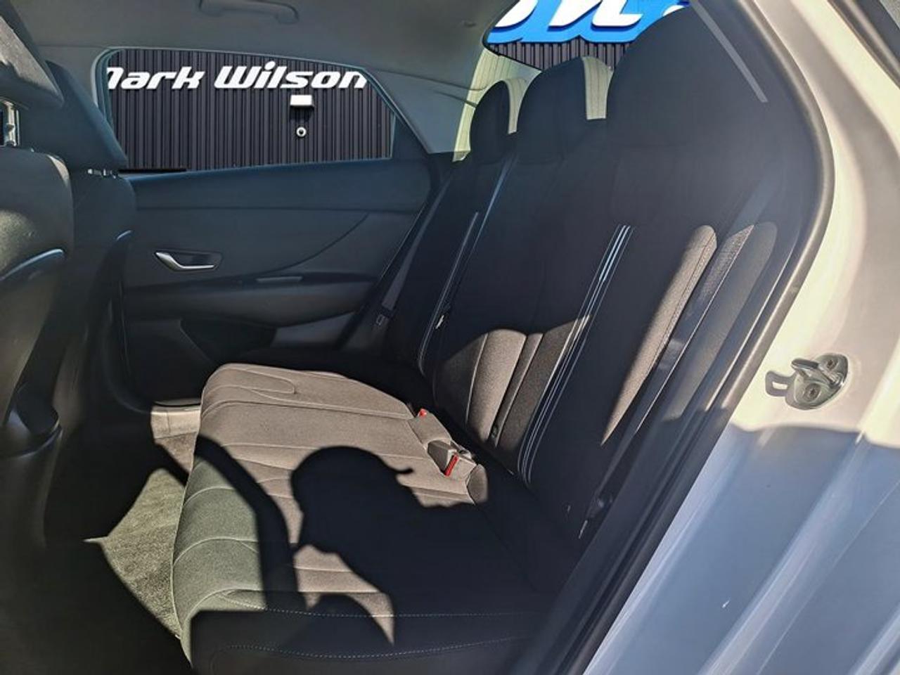 2021 Hyundai Elantra Preferred | Heated Wheel + Seats | CarPlay + Android | Rear Camera | and More ! Photo