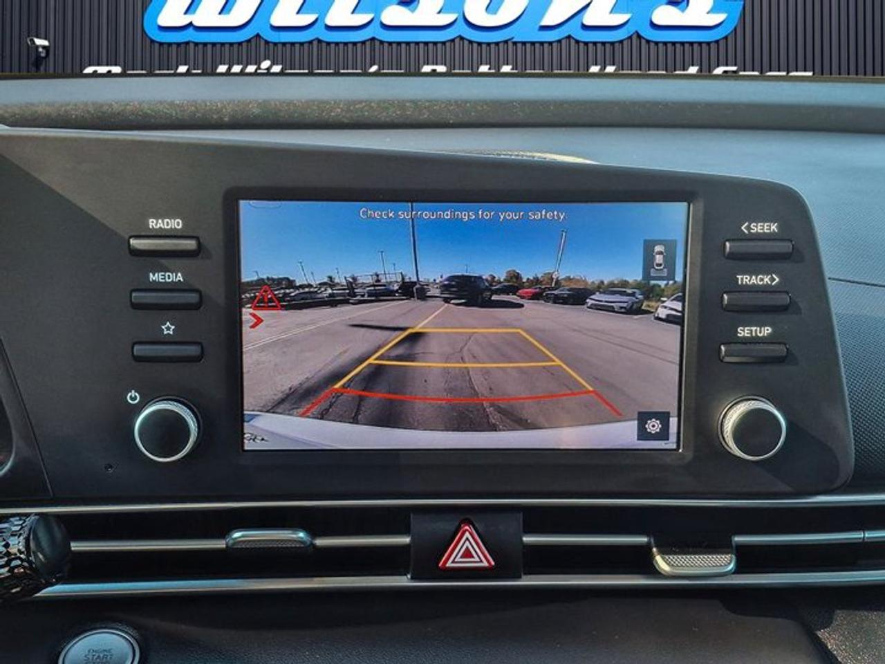 2021 Hyundai Elantra Preferred | Heated Wheel + Seats | CarPlay + Android | Rear Camera | and More ! Photo