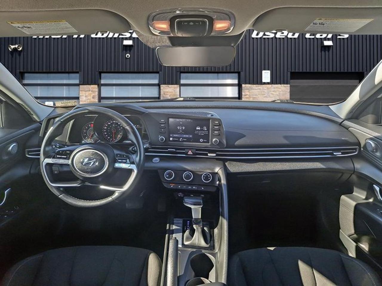2021 Hyundai Elantra Preferred | Heated Wheel + Seats | CarPlay + Android | Rear Camera | and More ! Photo