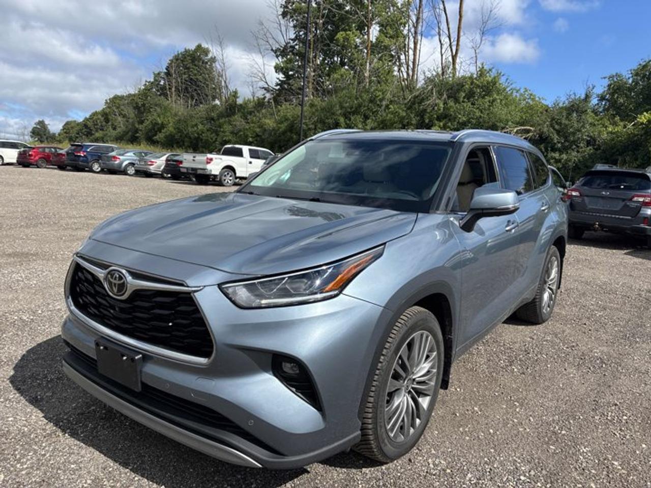 Used 2021 Toyota Highlander Platinum AWD | 2nd Row Captain's Seats | Leather | Sunroof | Heated + Cooled Seats | and More ! for sale in Guelph, ON