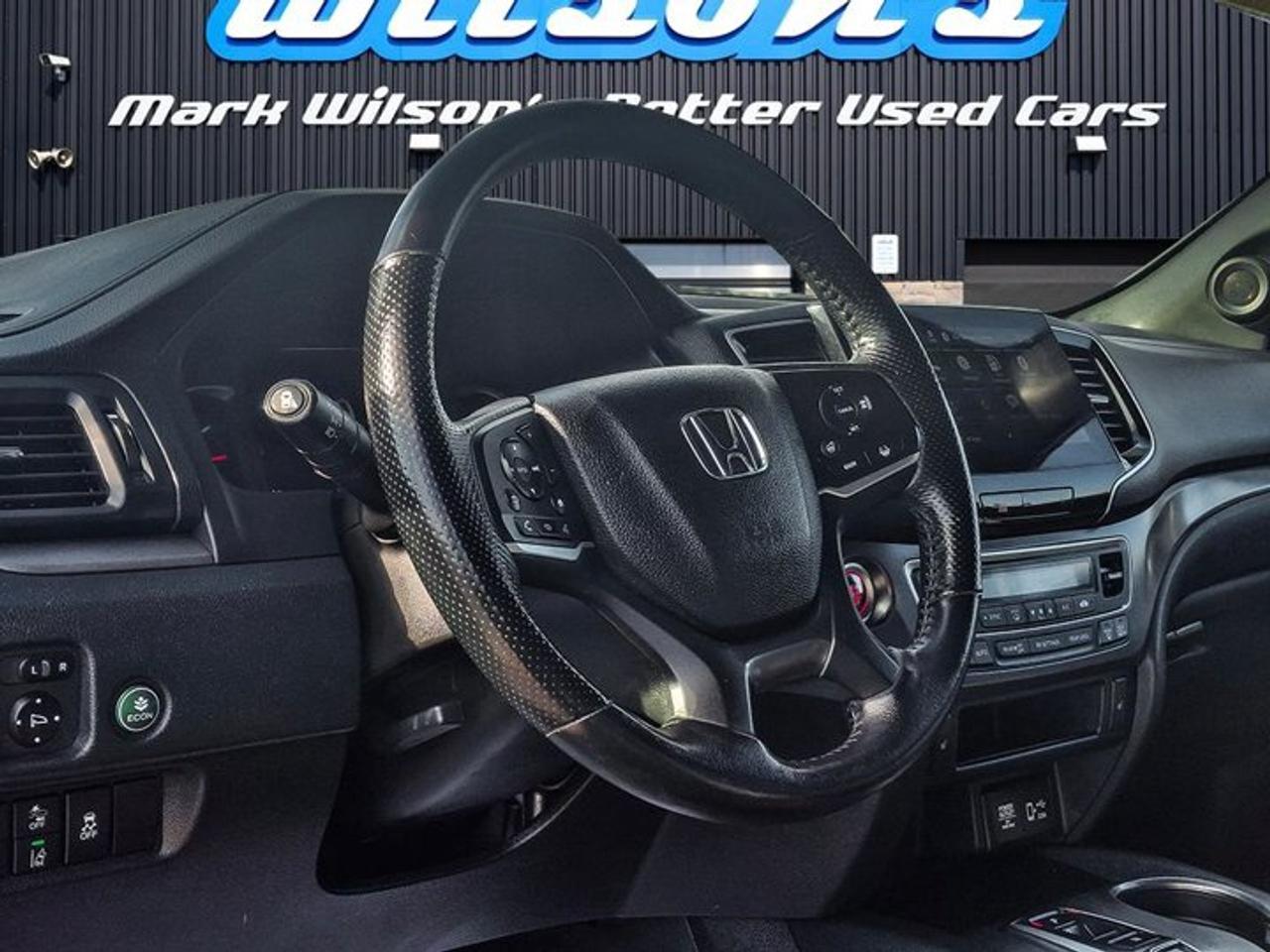 2020 Honda Passport EX-L AWD | Leather | Sunroof | Radar Cruise | Heated Wheel + Seats | Power Seat | CarPlay and More ! Photo