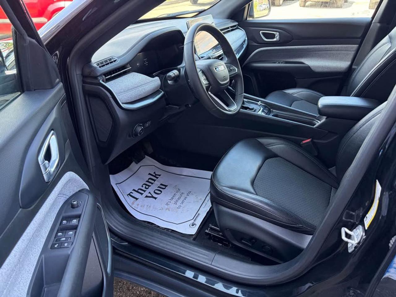 2023 Jeep Compass Latitude - Photo #5