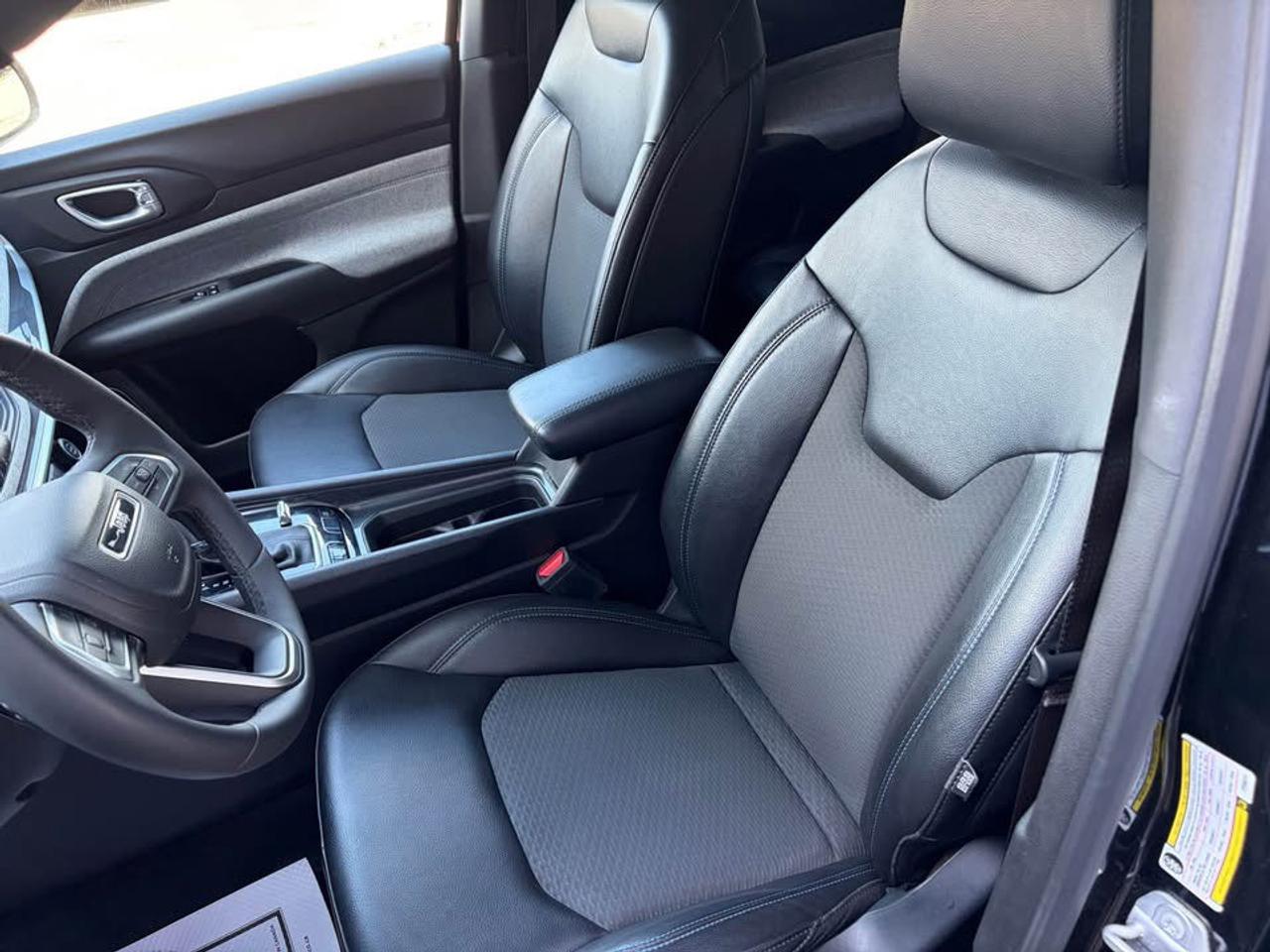 2023 Jeep Compass Latitude - Photo #6
