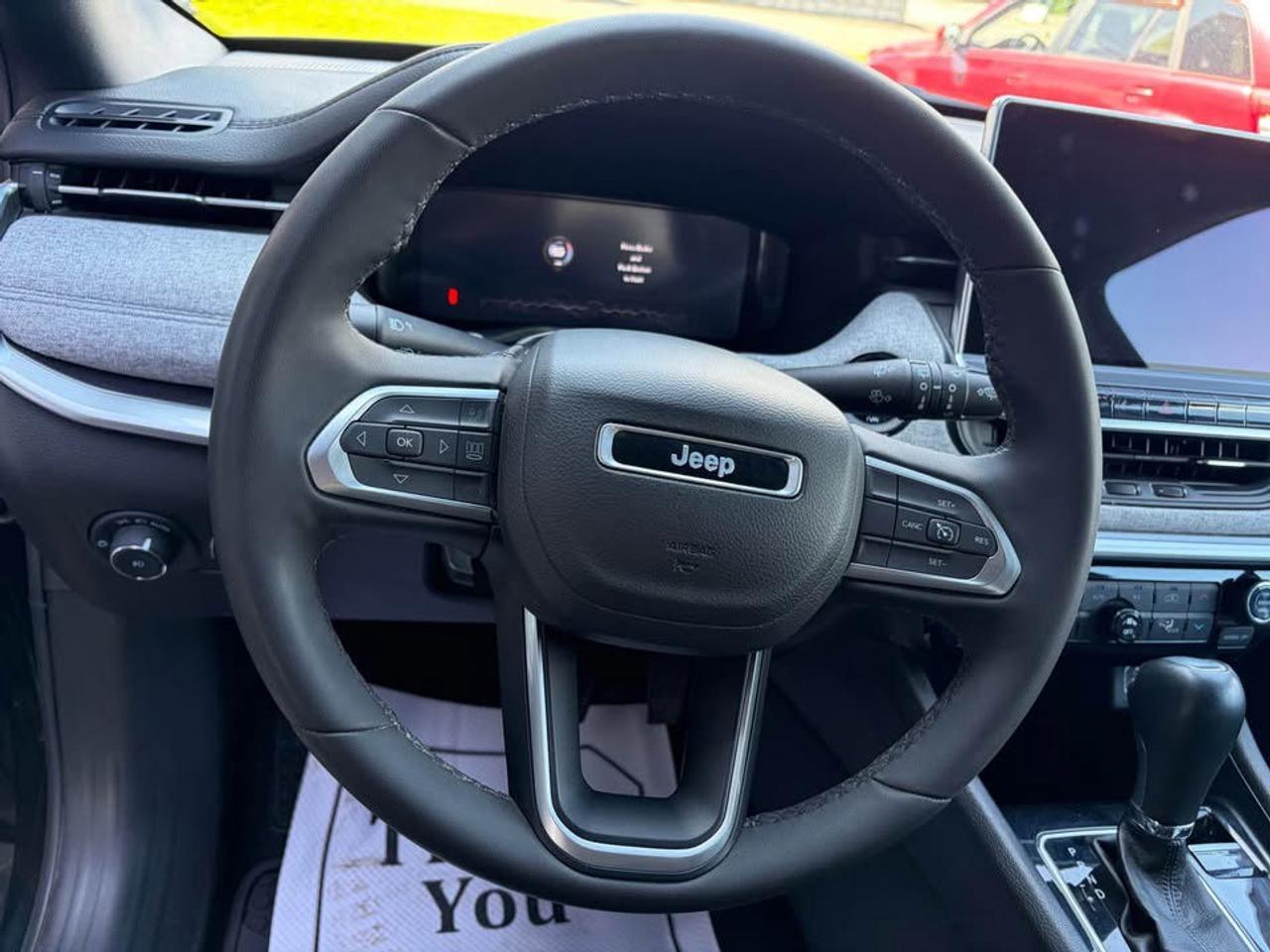 2023 Jeep Compass Latitude Photo
