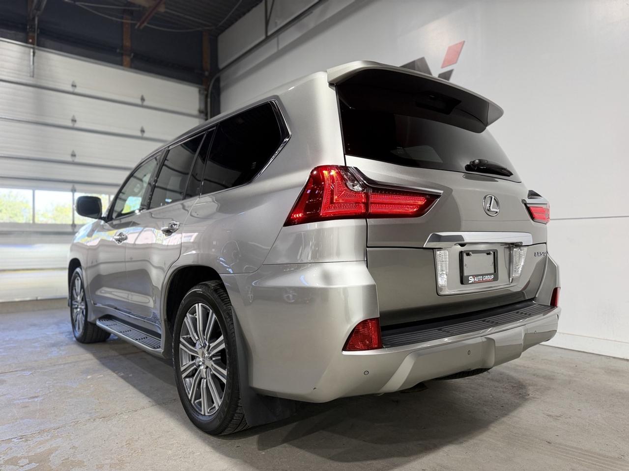 2017 Lexus LX 570 Photo4