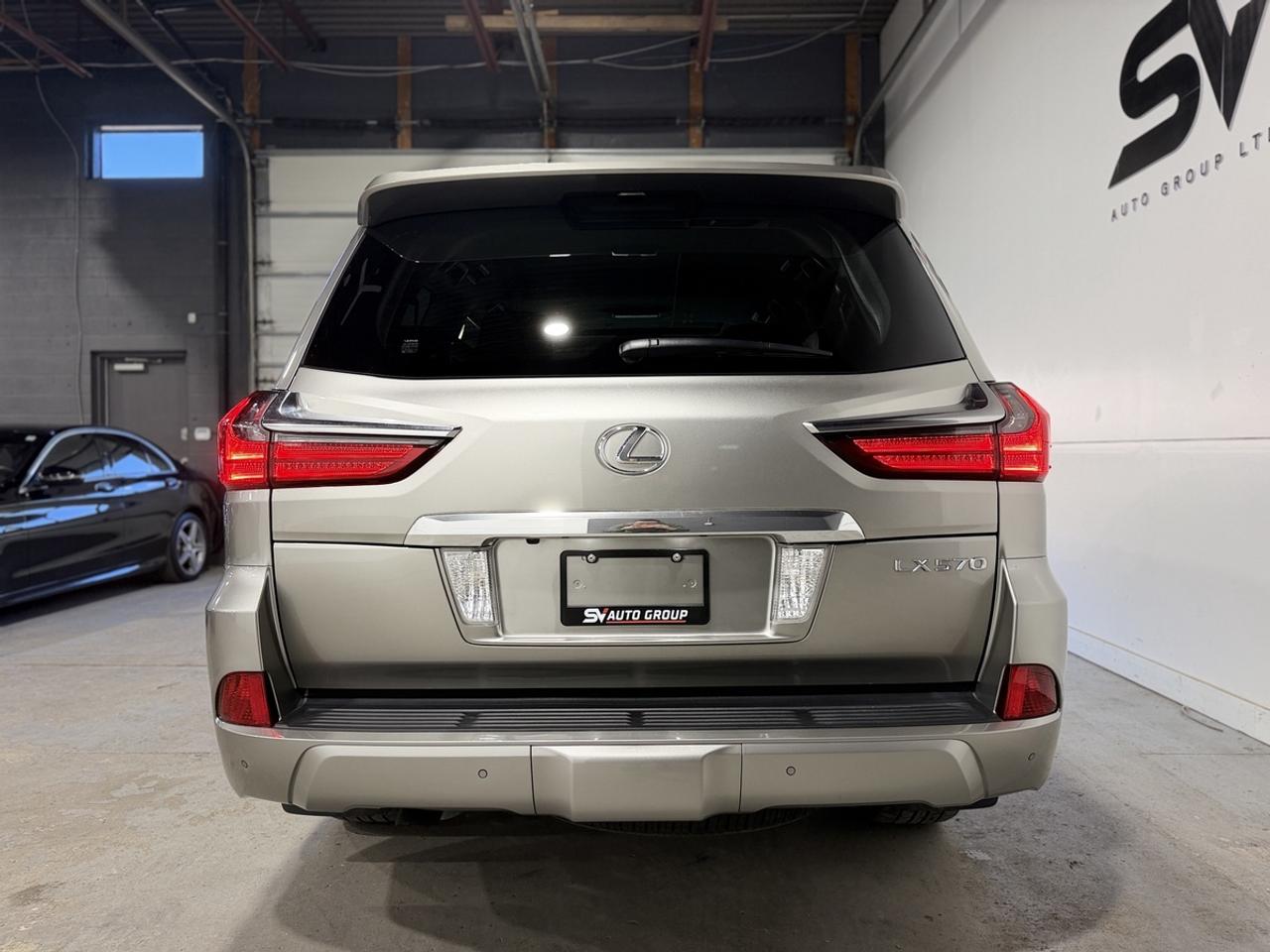 2017 Lexus LX 570 Photo