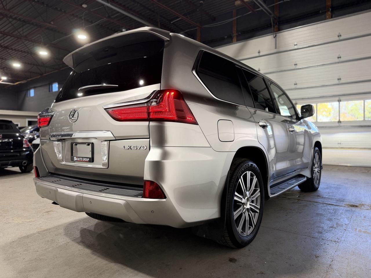 2017 Lexus LX 570 Photo