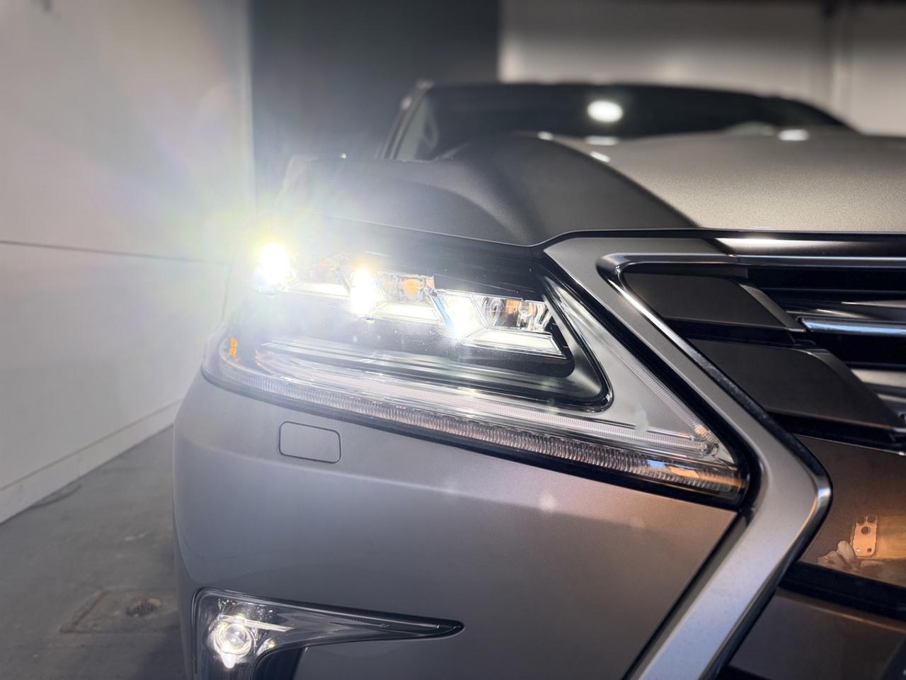 2017 Lexus LX 570 Photo