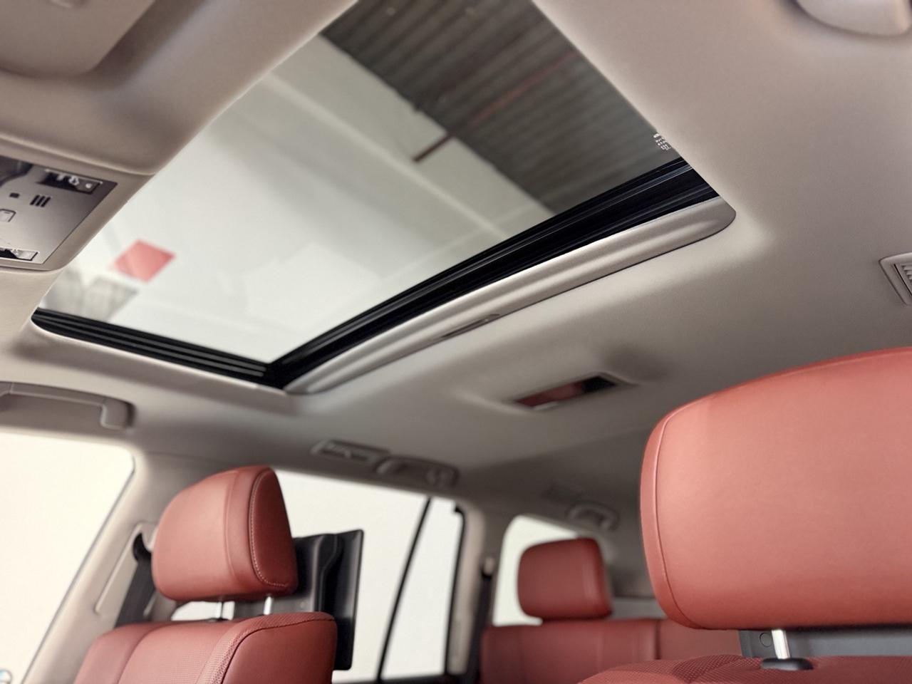 2017 Lexus LX 570 Photo
