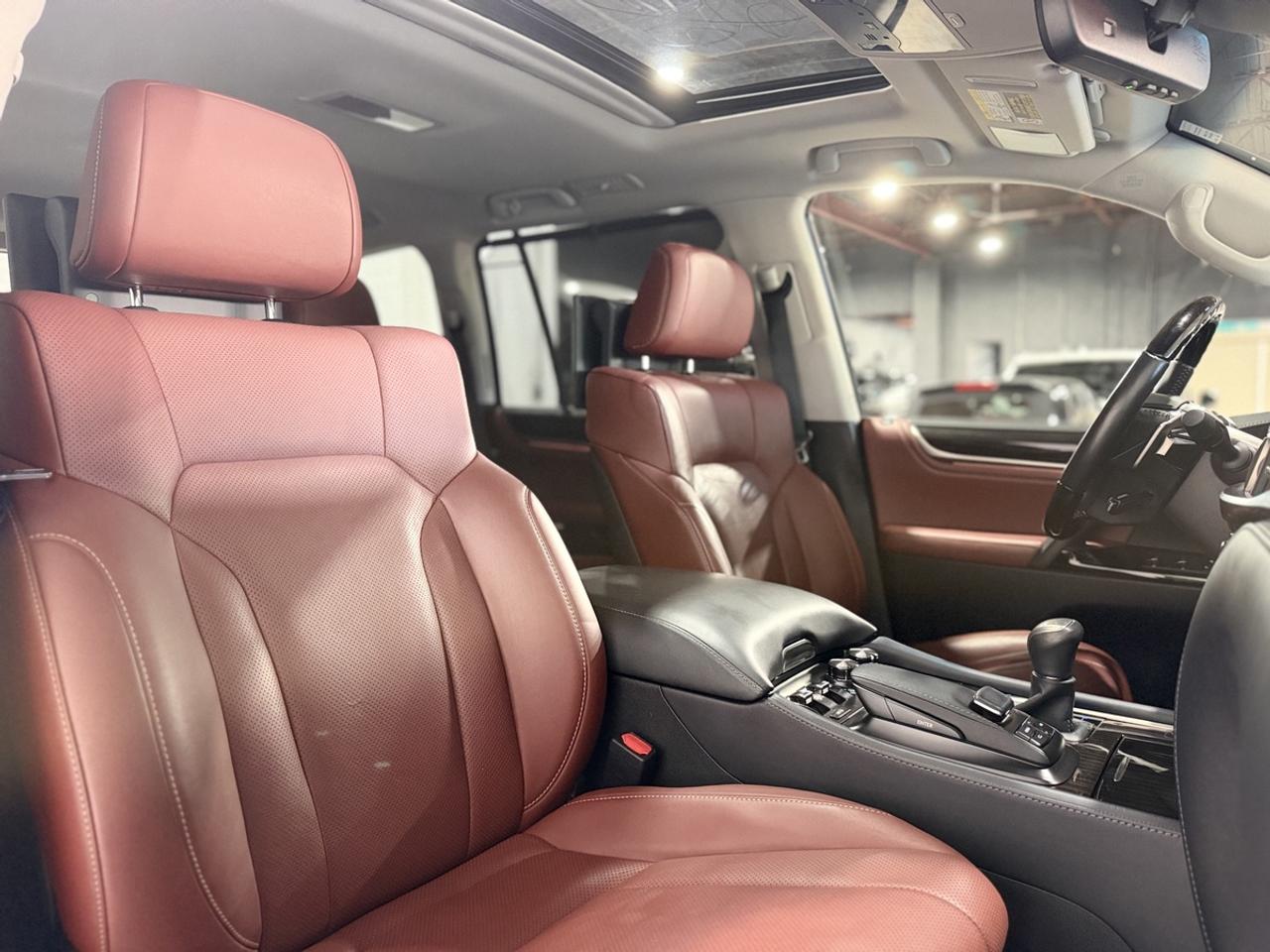 2017 Lexus LX 570 Photo