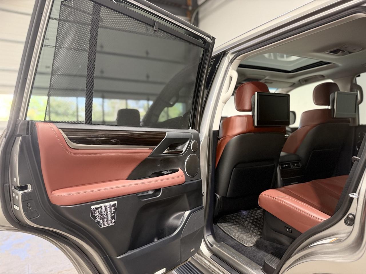 2017 Lexus LX 570 Photo