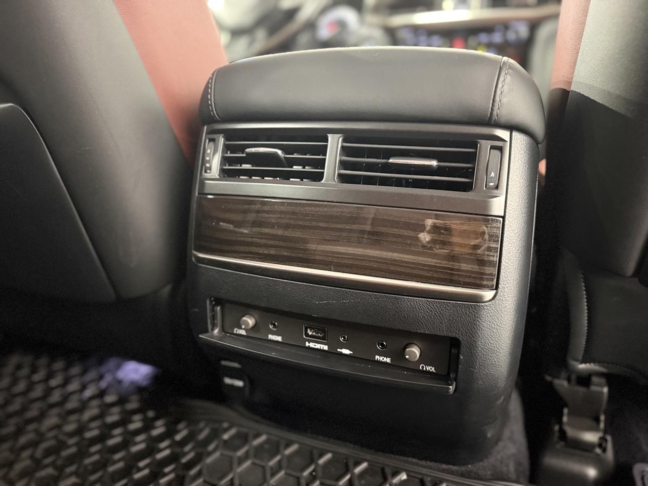 2017 Lexus LX 570 Photo