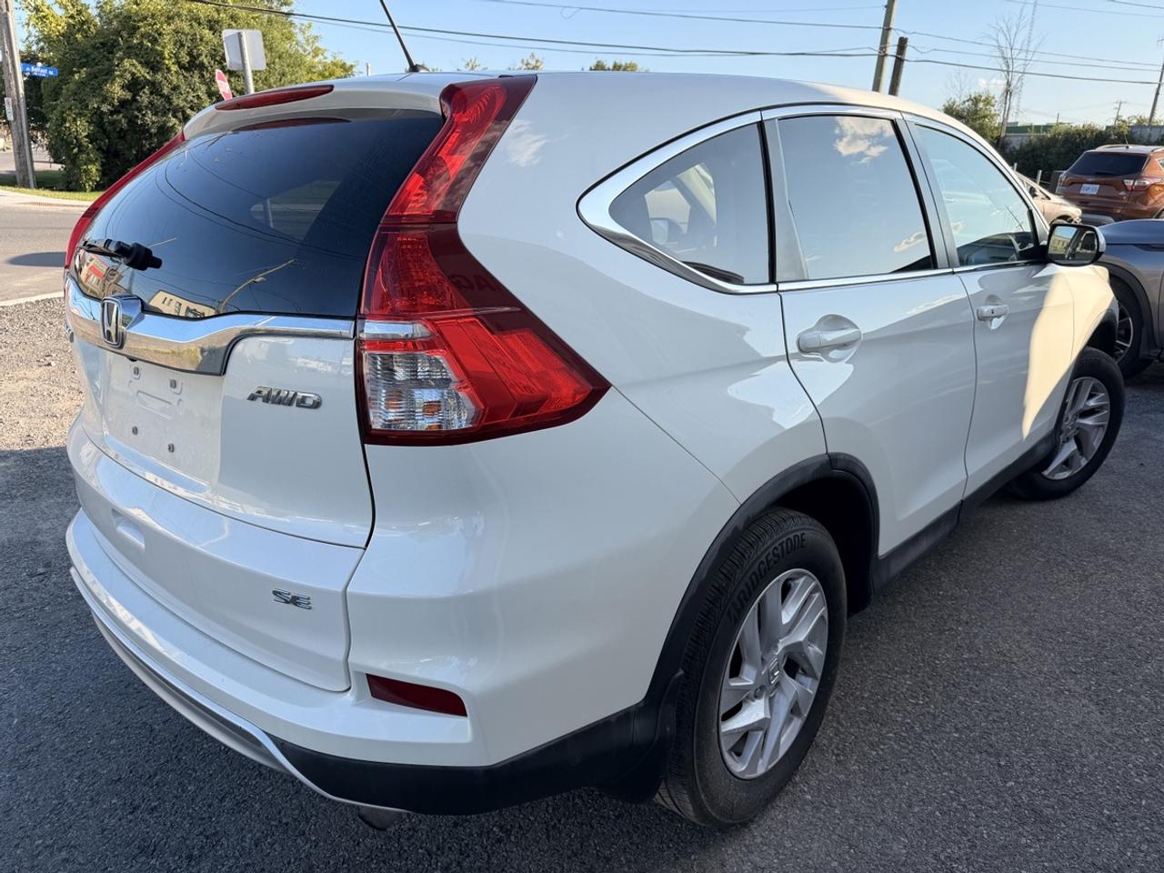 2015 Honda CR-V SE Photo2