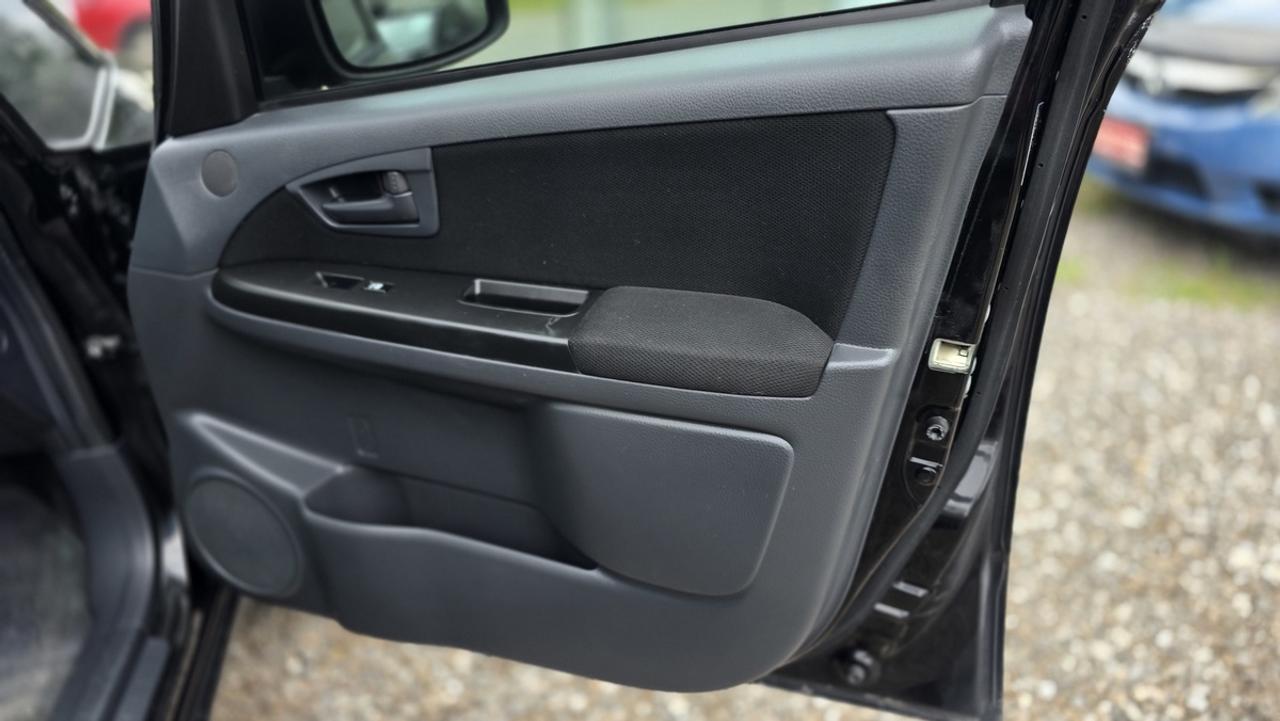 2010 Suzuki SX4 Base Photo