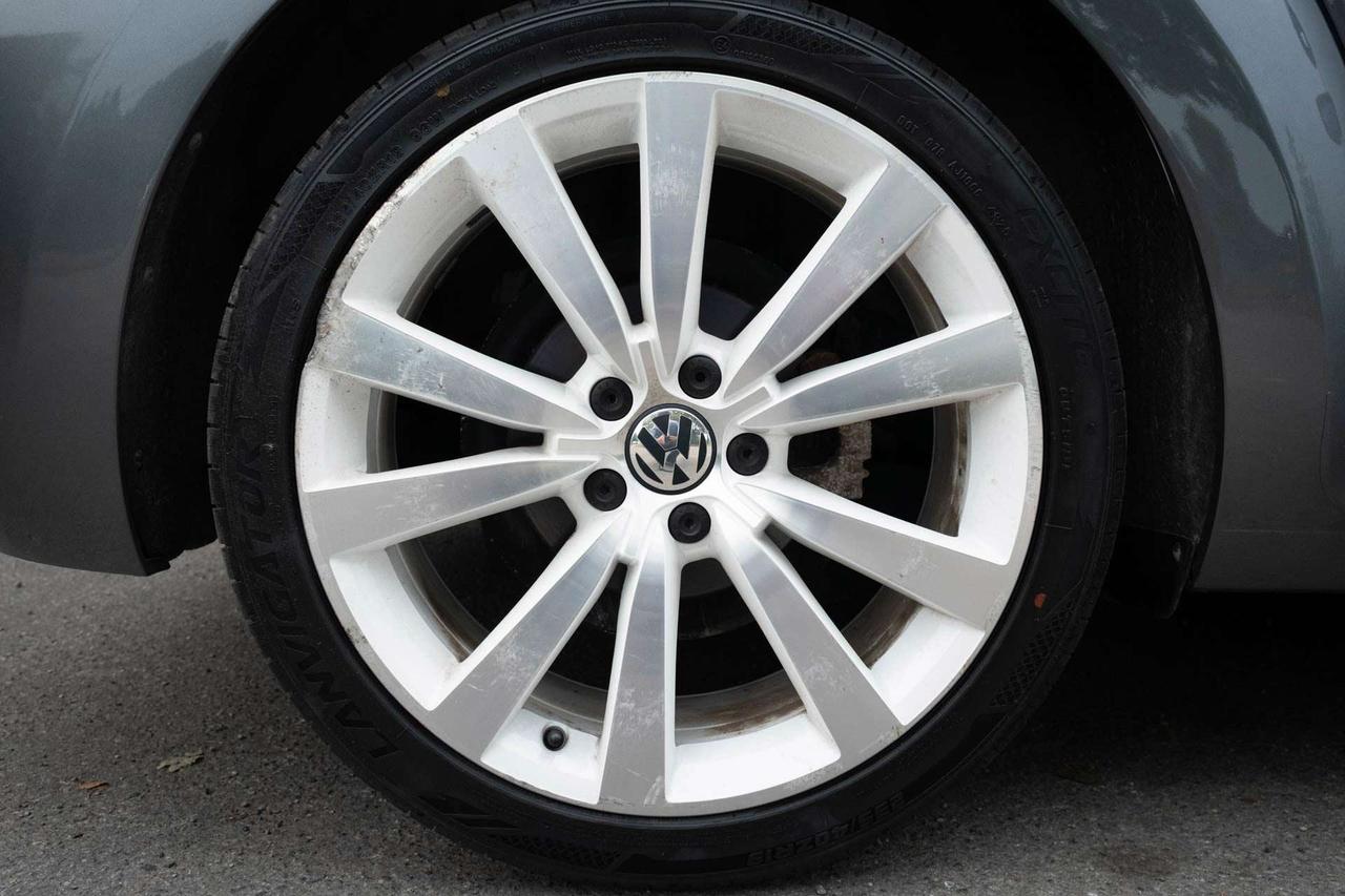 2014 Volkswagen Beetle 1.8T CONVERTIBLE Photo